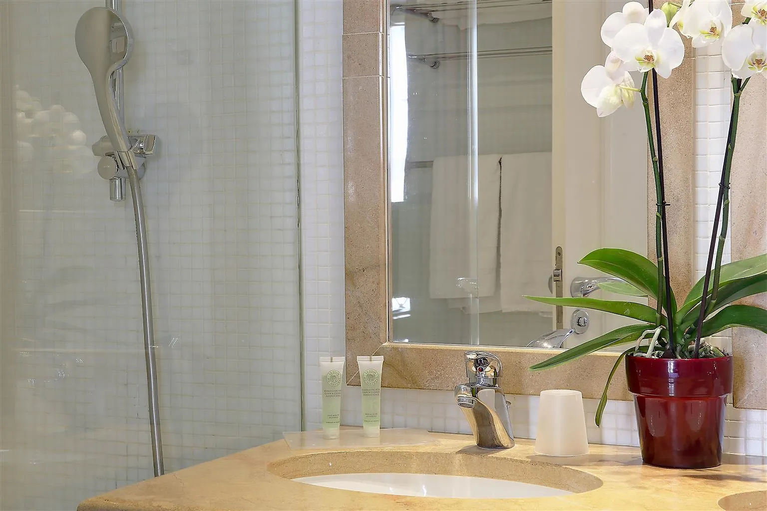 Hotel Louvre Piemont Paris France